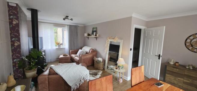 2 bed Semi-Detached Bungalow for sale Image 5