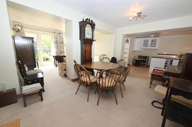 4 bed Semi-Detached for sale Image 8