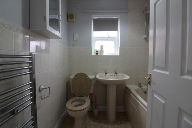 2 bed Semi-Detached to rent Image 5