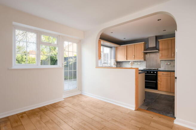 Meadow Close, Thatcham, RG19 photo 4