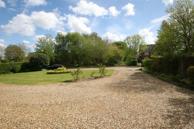 Front Garden & Drive