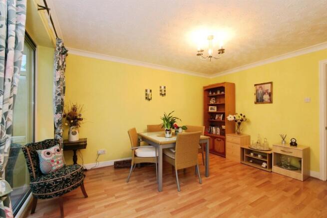 4 bed Detached for sale Image 11
