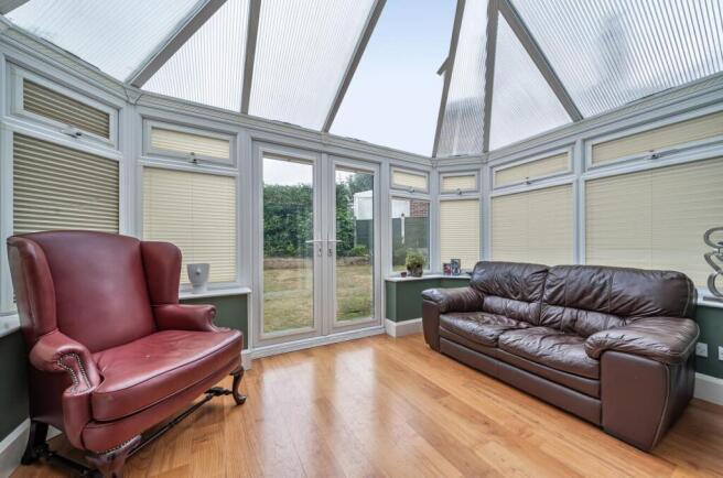 4 bed Semi-Detached for sale Image 6