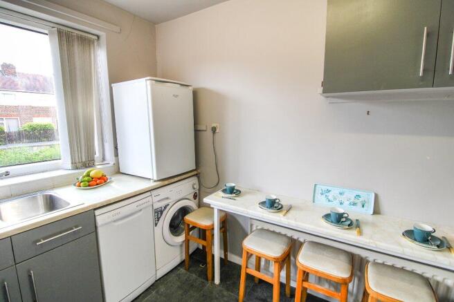 3 bed Semi-Detached for sale Image 8