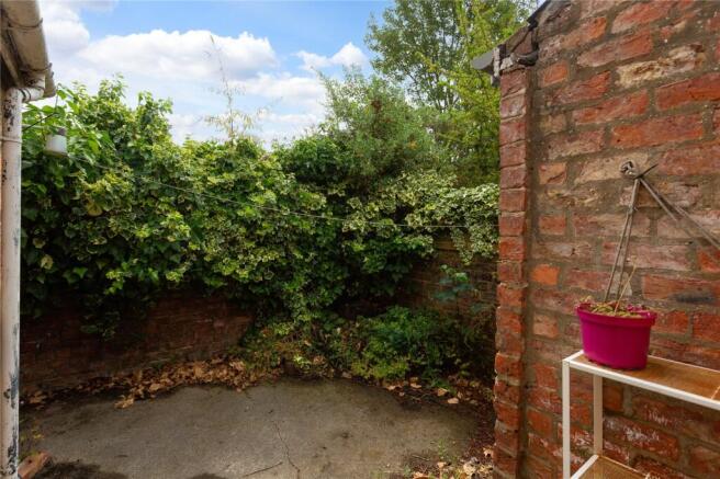 2 bed Terraced for sale Image 8