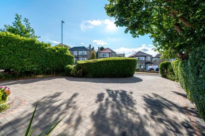 4 bed Detached for sale Image 12