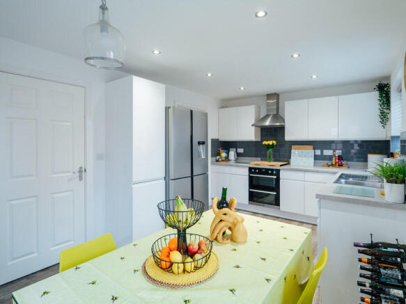 Kitchen / Dining Room