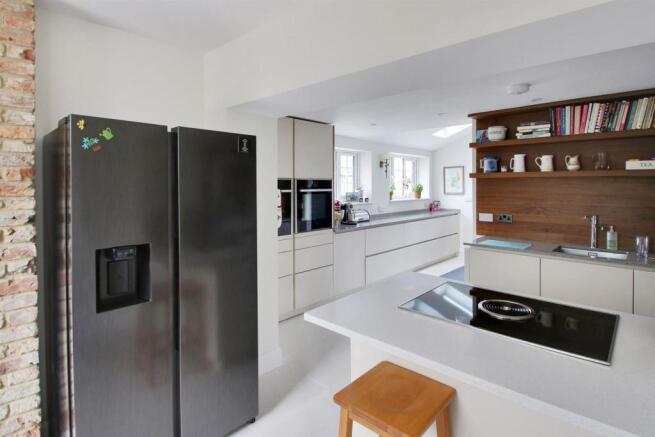 Kitchen-Breakfast 2.jpg