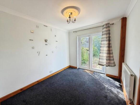 3 bed Semi-Detached to rent Image 7