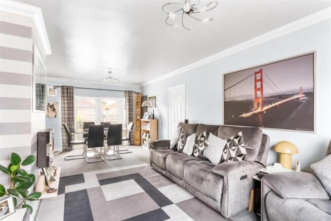 3 bed Semi-Detached for sale Image 8