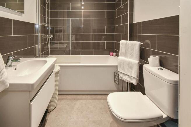 2 bed Apartment for sale Image 9