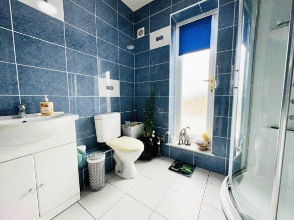 SHOWER ROOM