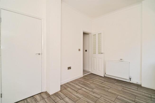 3 bed Semi-Detached for sale Image 4
