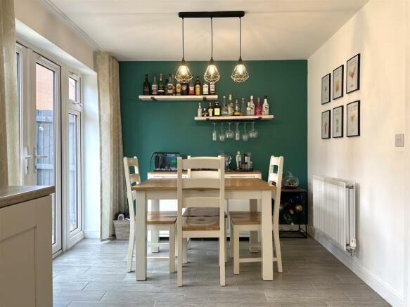 Dining Area 987