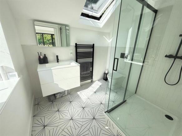 Ensuite Main Bedroom