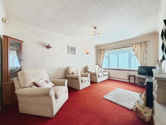 Kestrel Drive, Bradford photo 5
