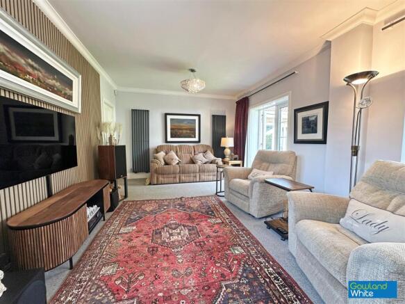 4 bed Detached for sale Image 5