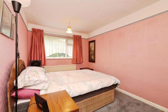 2 bed Semi-Detached Bungalow for sale Image 6
