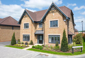 The Glebe House, Risborough Road, Aylesbury HP17 0UE