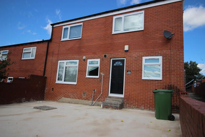 3 bed Town House to rent Image 12