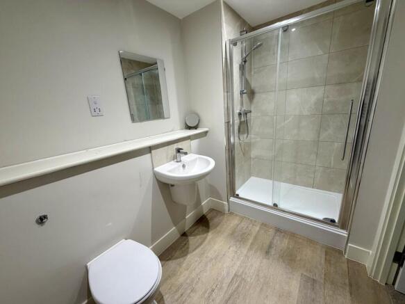 1 bed Apartment to rent Image 5