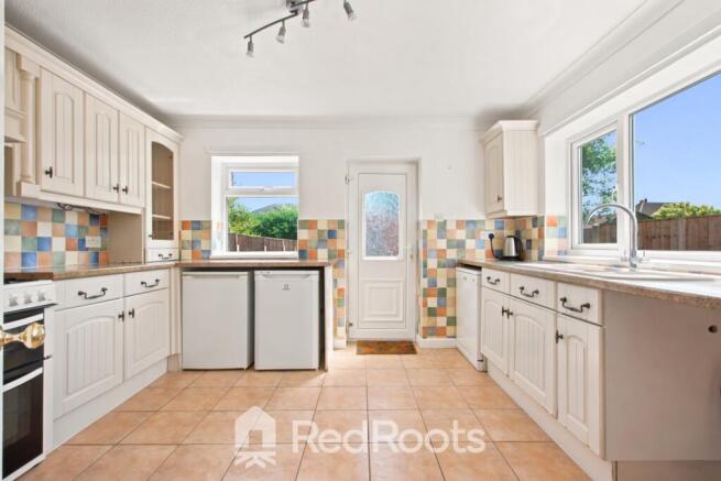 2 bed Semi-Detached for sale Image 5