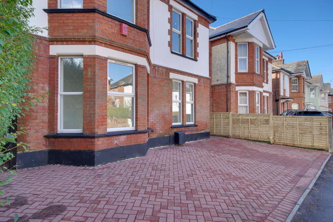 Capstone Road, Bournemouth, BH8 8SA photo 4