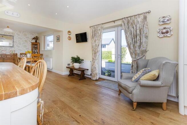 3 bed Detached Bungalow for sale Image 7