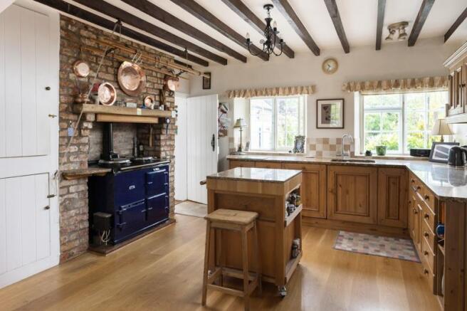 4 bed House for sale Image 5