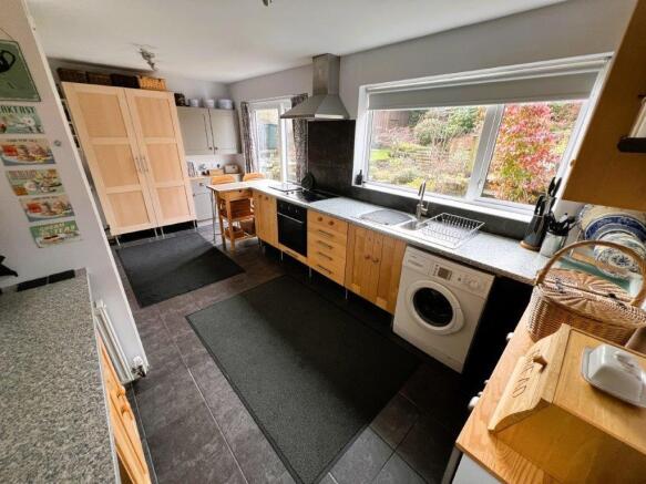 kitchen b.jpg