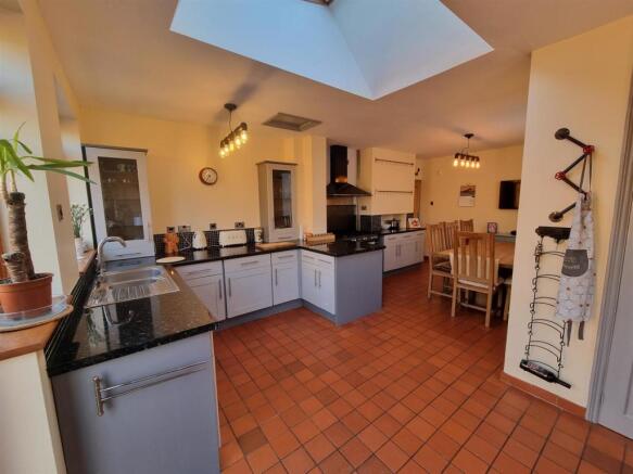 Extended Breakfast Kitchen