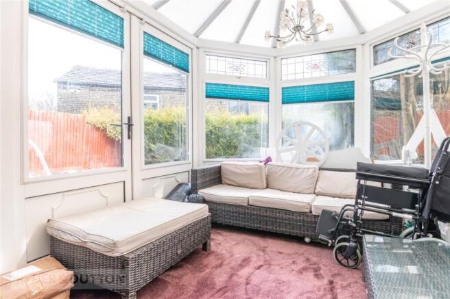 5 bed Semi-Detached for sale Image 8