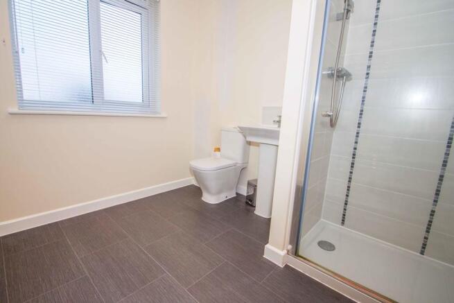 EN SUITE