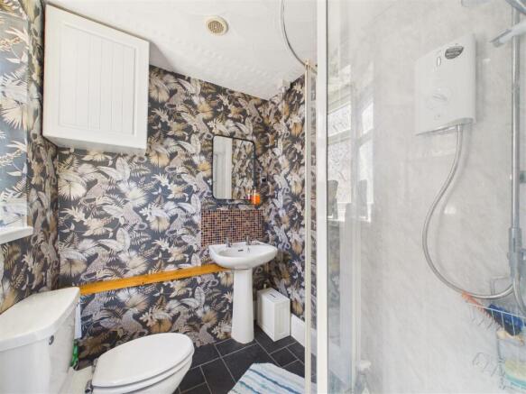 4 bed Detached for sale Image 11