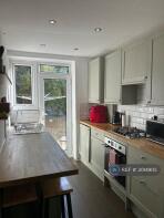 1, 10 Thurleigh House, Thurlow Park Road, London SE21 8JB