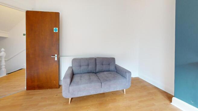 5 bed House to rent Image 12