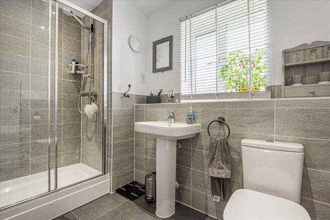 EN SUITE