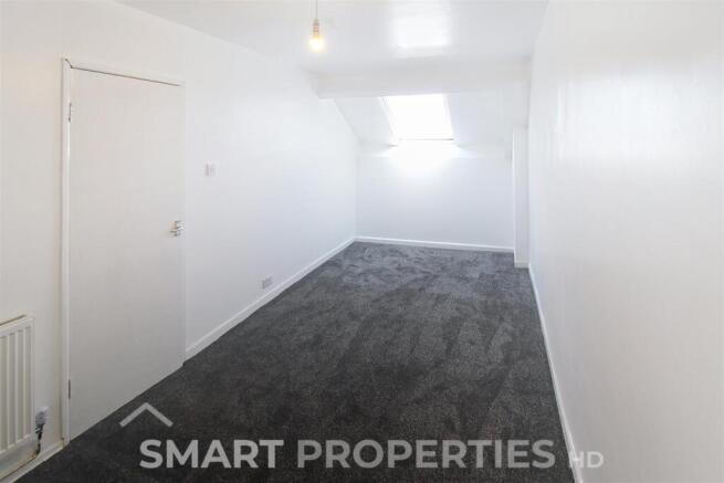 4 bed House to rent Image 12
