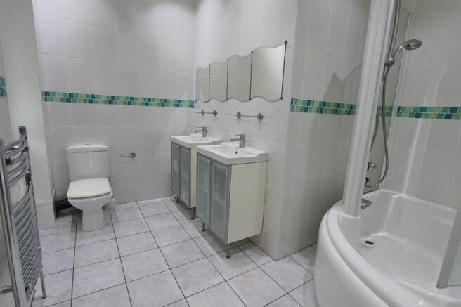 En Suite Bathroom