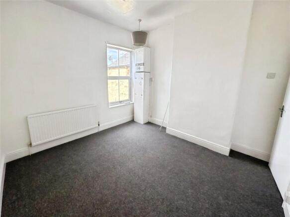 3 bed Terraced to rent Image 12
