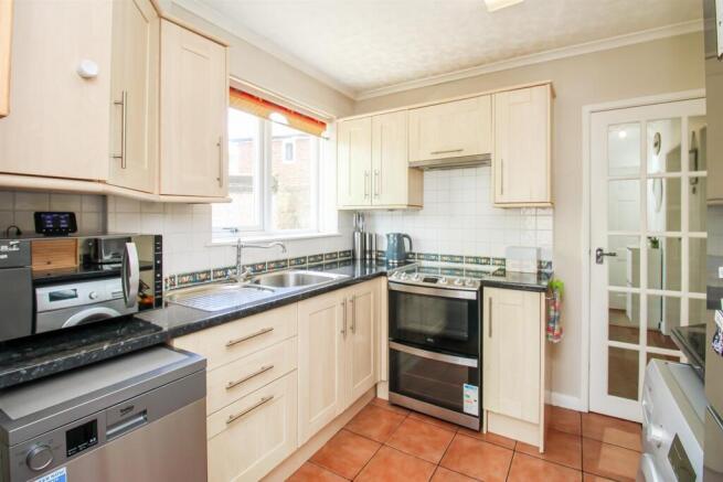 3 bed Semi-Detached Bungalow for sale Image 4