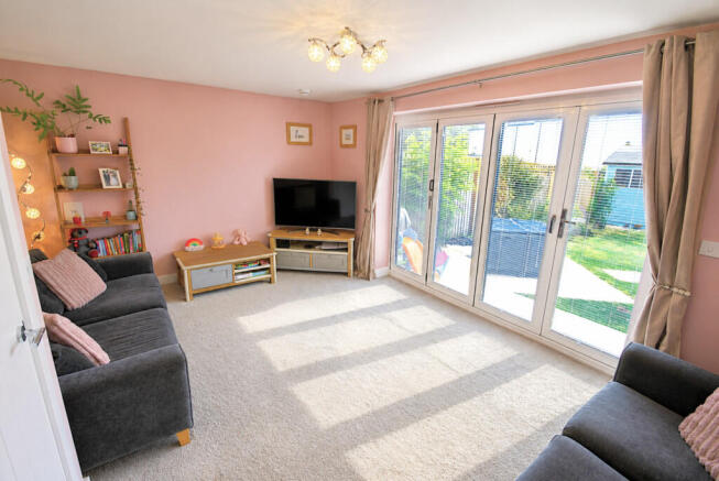 4 bed Semi-Detached for sale Image 12