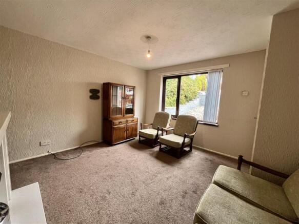 Sandringham Drive, Dukinfield photo 4