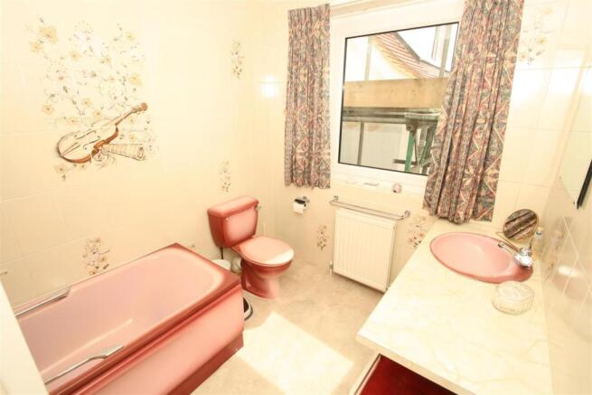 Bathroom.JPG
