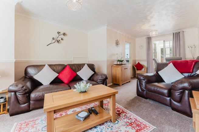 26 Leicester Close, Kettering (3 of 23).jpg
