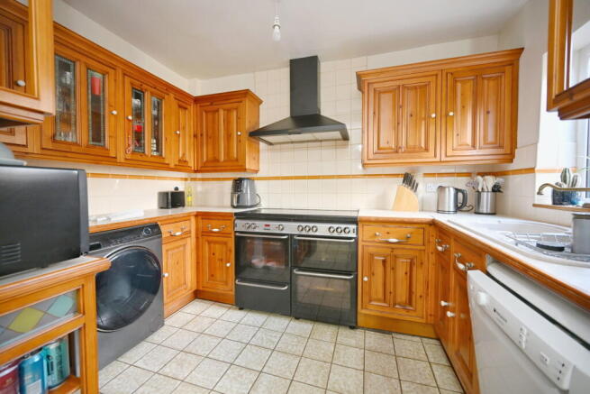 3 bed Semi-Detached for sale Image 8