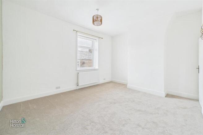 3 bed Terraced for sale Image 12