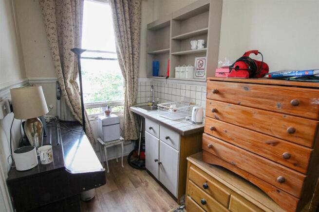 7 bed Detached for sale Image 5
