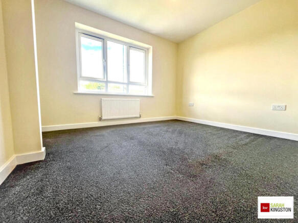 4 bed Detached for sale Image 8