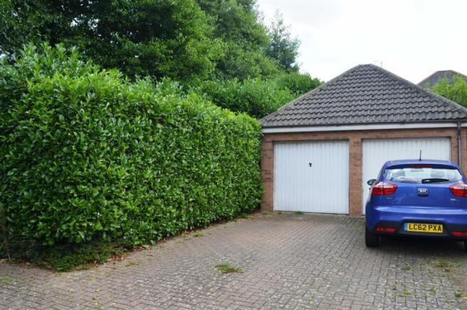 Garage & Parking
